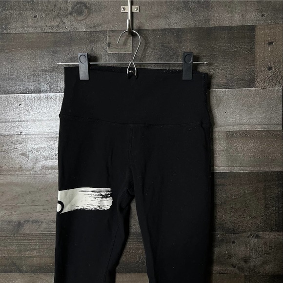 SOLD ALO Yoga Leggings XS - Picture 2 of 6